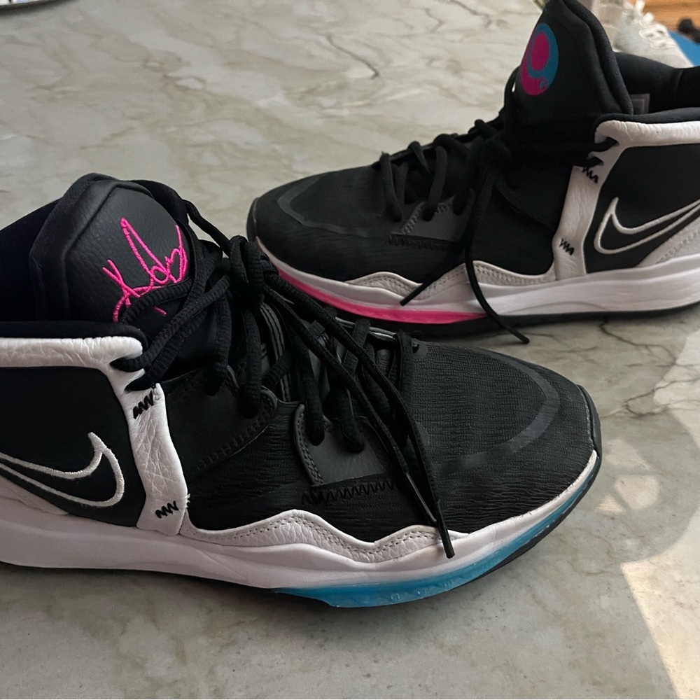 Nike Kyrie Infinity South Beach. Like new.